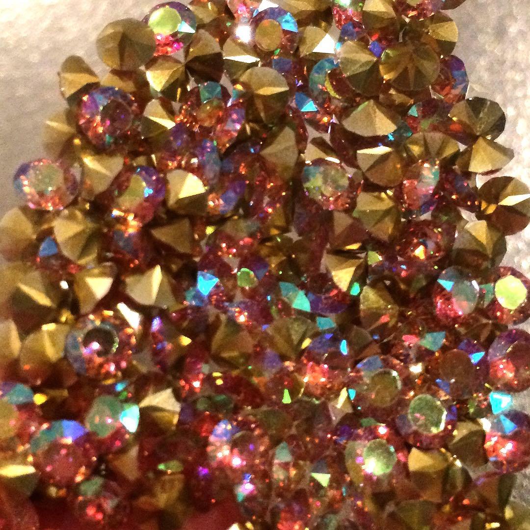 ✧在庫限り✧レア✧4.7mm✧ABカラー✧AAA級✧Vカットストーン✧チャトン