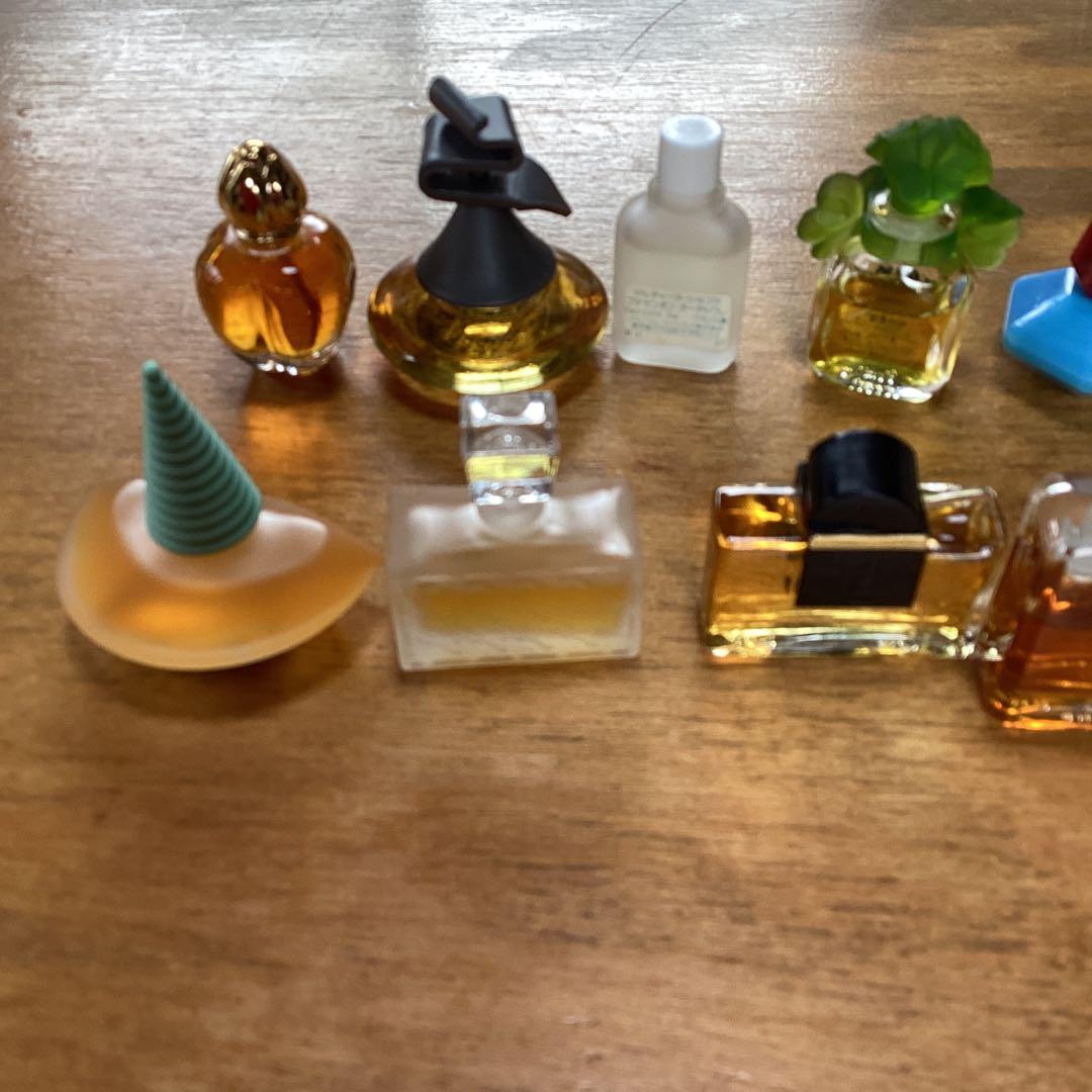 ミニ香水セット - メルカリ