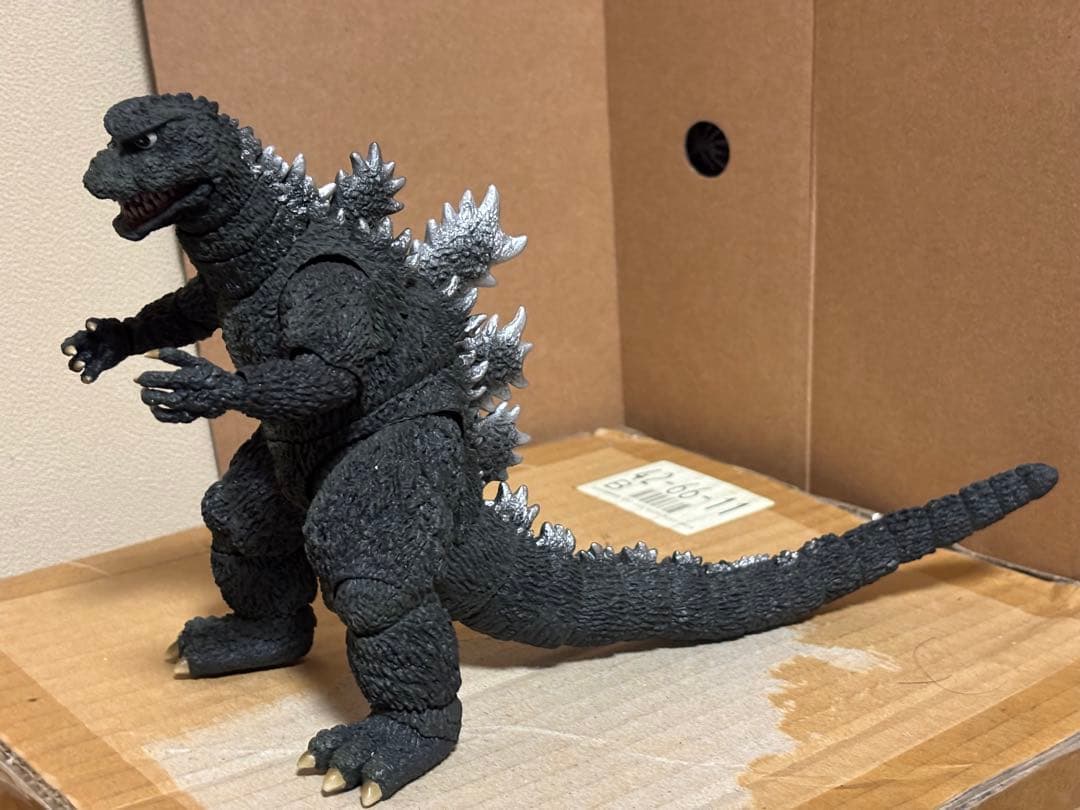 S.H.MonsterArts GODZILLA (1972) フィギュア
