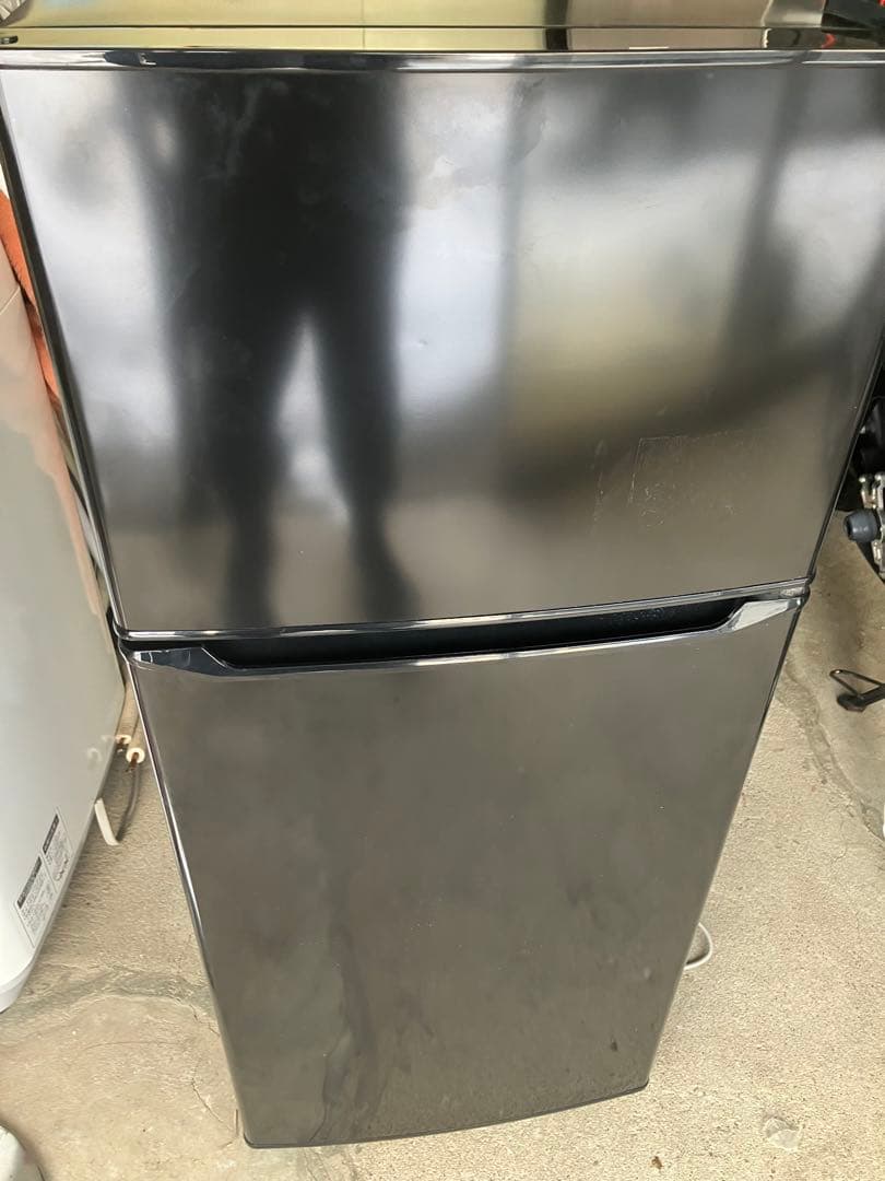 Haier ブラック冷蔵庫 冷凍室付きJR-N130B 年式：2022年製 Haier ノンフロン冷凍冷蔵庫JR-N130B 2022年製 Amazon.co.jp