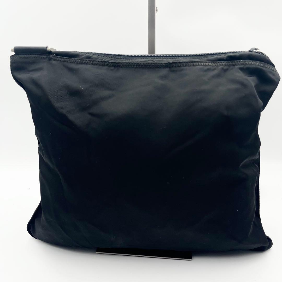 プラダ ショルダーバッグ サコッシュ 三角ロゴ ナイロン ブラック 斜め