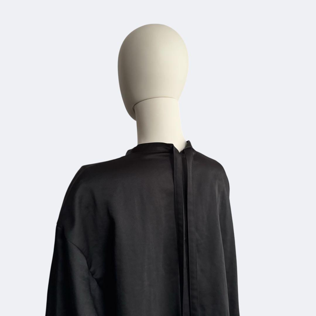 LOHEN ローヘン ブライトサテンフロントタックブラウス ブラウス