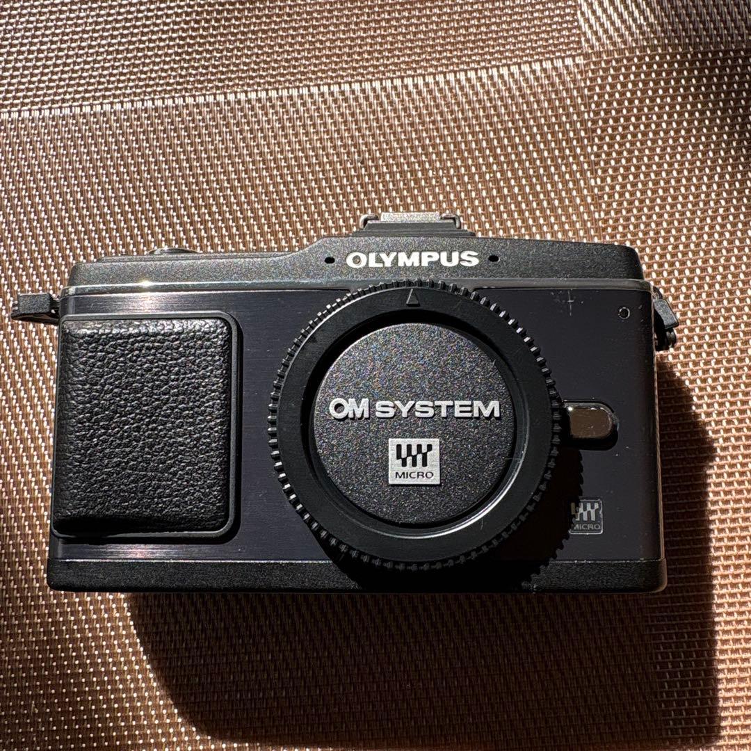 OLYMPUS ミラーレス一眼　E-P2 シャッター数3015 本体 Amazon | OLYMPUS マイクロ一眼 PEN E-P2 レンズキット ブラック E
