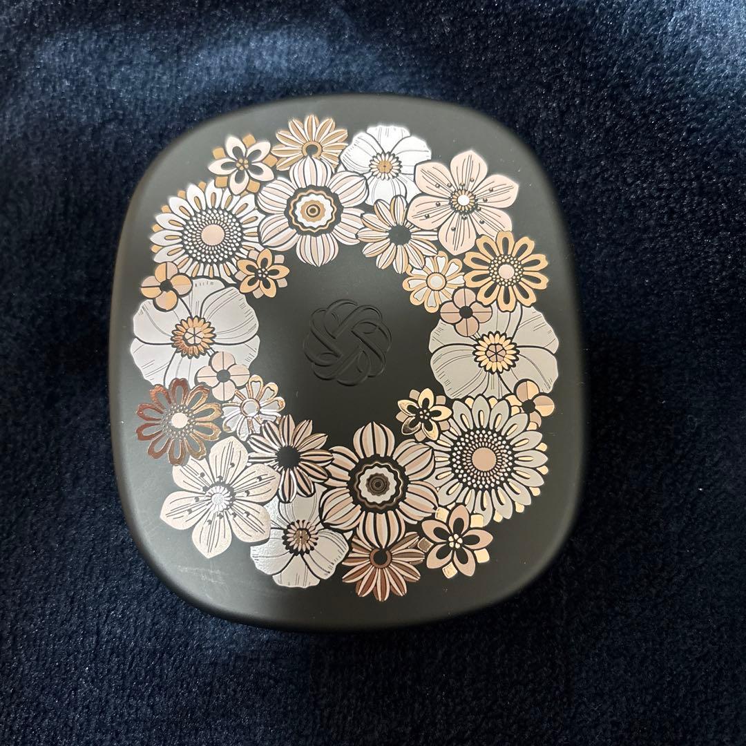 デコルテクリスマスコフレ コスメデコルテ×クリスマスコフレ2023】発売日＆予約日は？｜初の