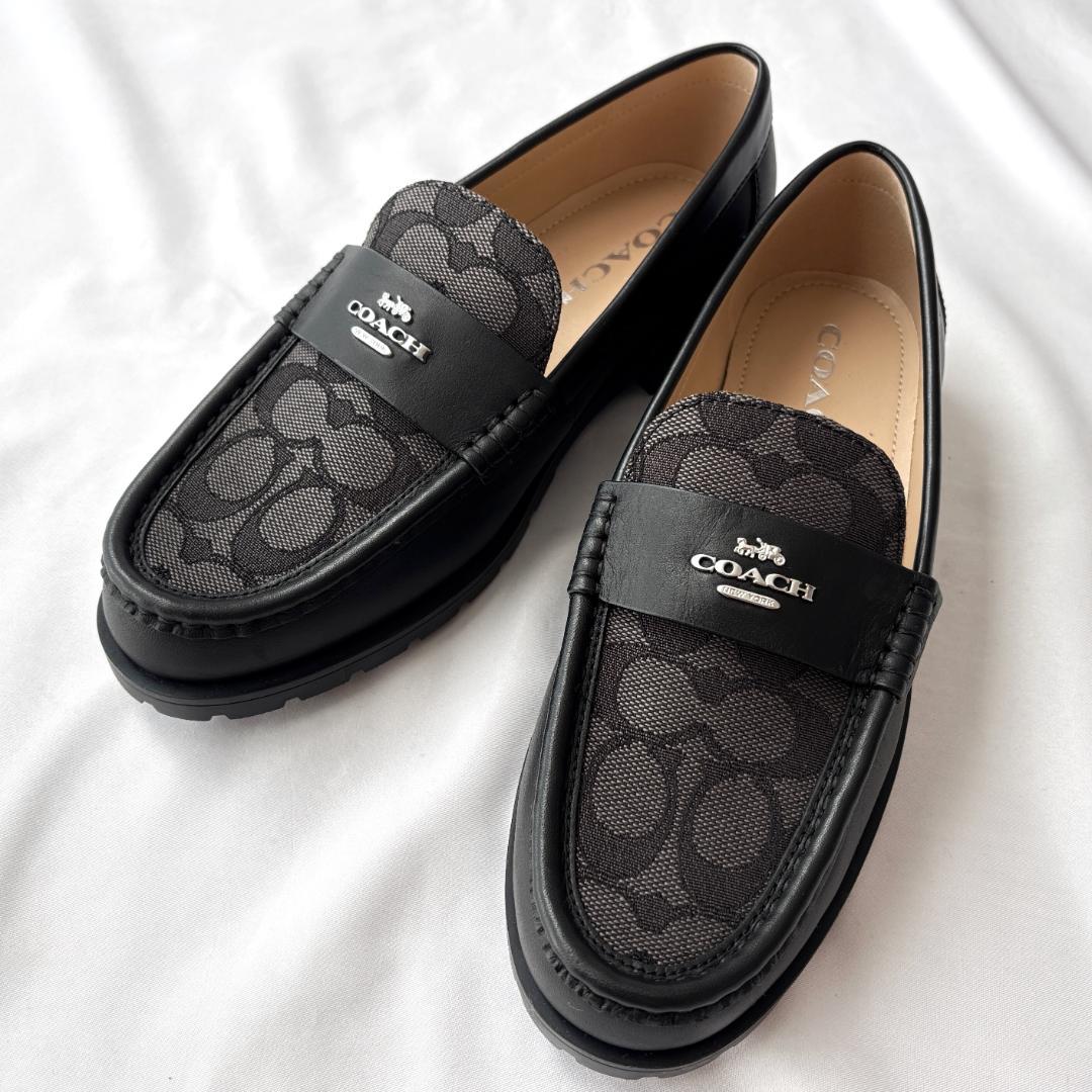 未使用 COACH コーチ シグネチャー ローファー お洒落 ブラック 23cm COACH（コーチ） ジャニー ローファー・シグネチャー ジャカード CZ089