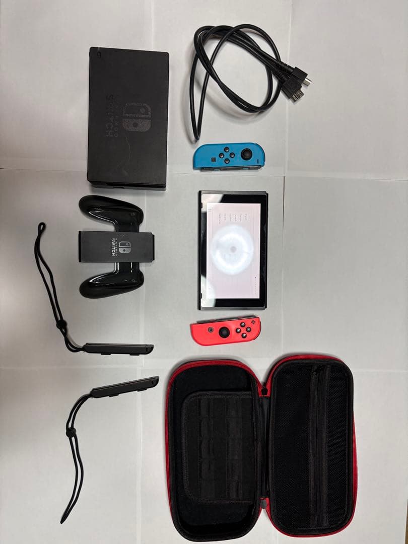 Nintendo Switch 本体 赤/青 Joy-Con付き最終値下げ Nintendo Switch Console with Neon Blue and Red Joy-Con, 32GB