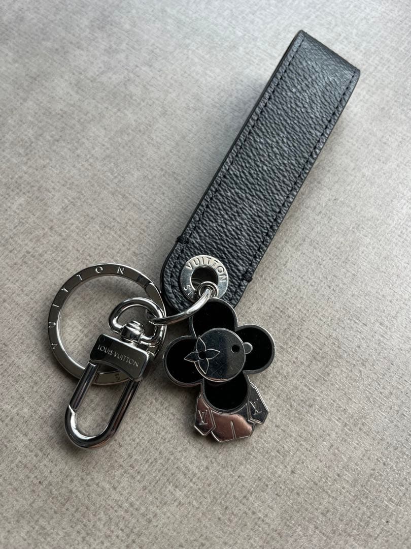 Louis Vuitton ブラックレザー キーホルダー