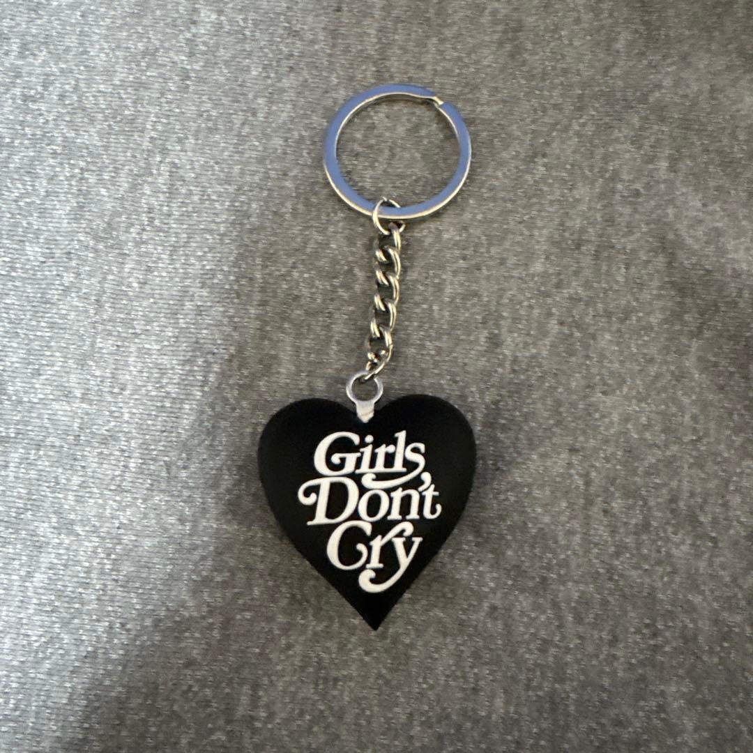Girls Don't Cry ハート型キーホルダー - メルカリ