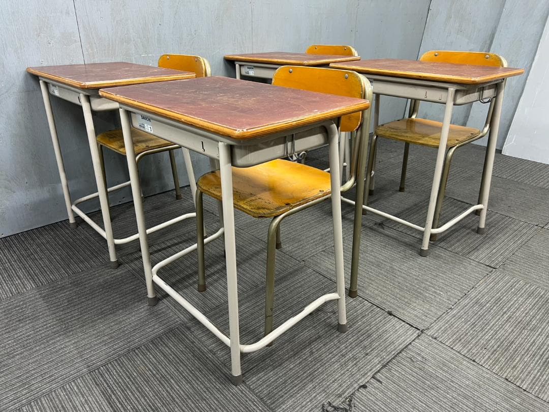477◇格安配送地域あり◇ダイイチ◇学童机・椅子4組(旧JIS3