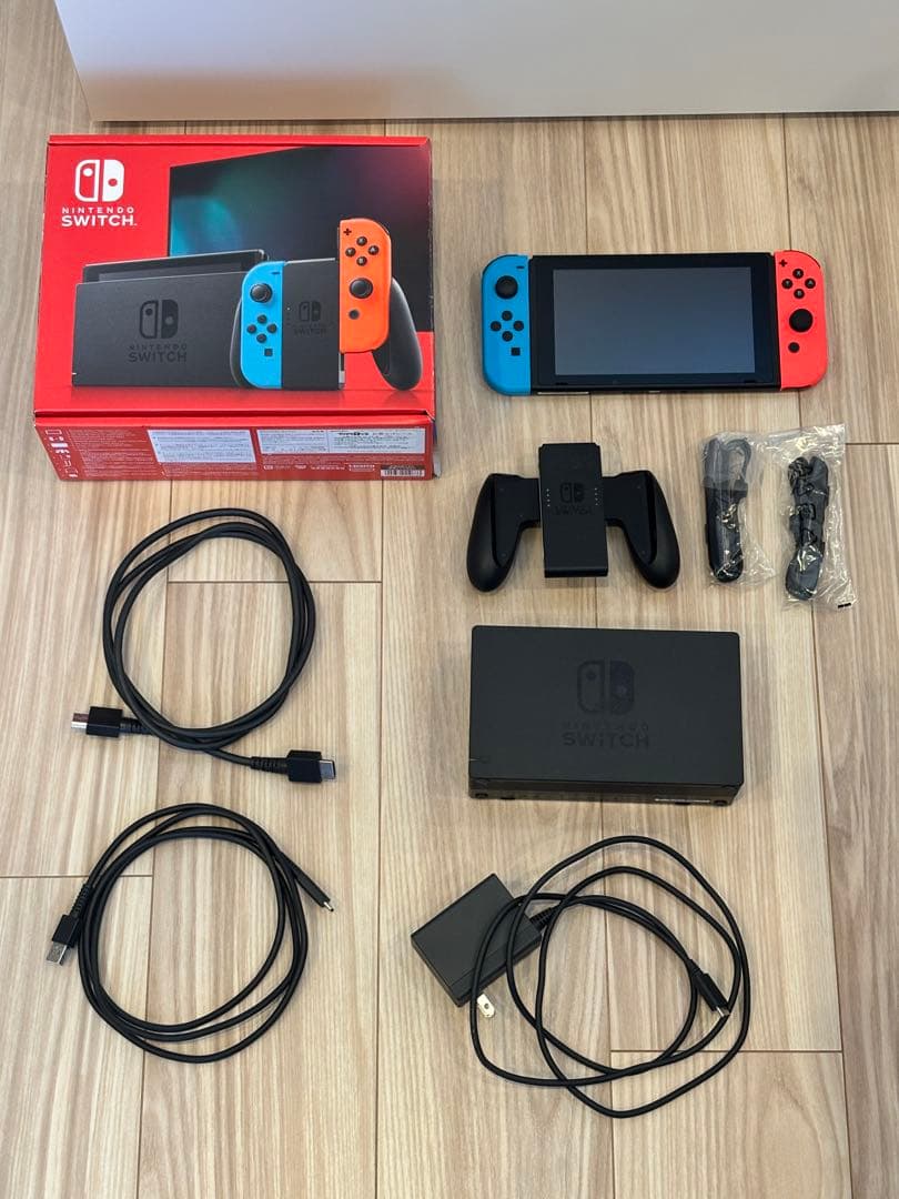 Nintendo Switch ネオンブルー・レッド 本体 Nintendo Switch 本体【Joy-Con(L) ネオンブルー/(R) ネオンレッド