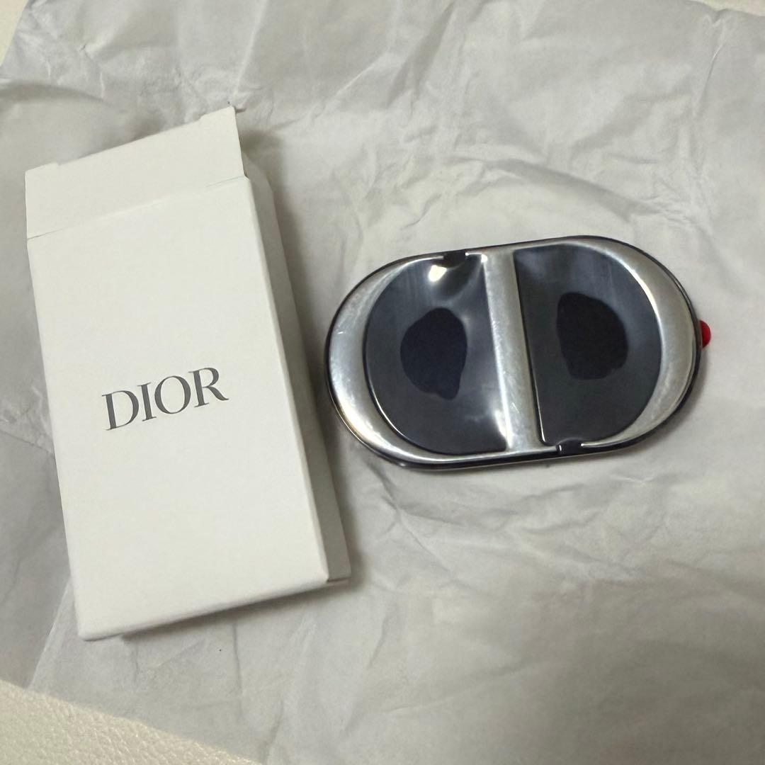 DIOR ノベルティ ミラー付きスマホスタンド - メルカリ