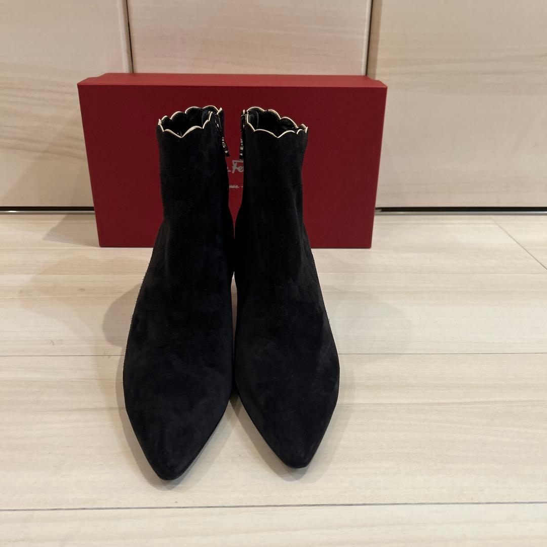 お値下げ　フェラガモ ショートブーツ24.5㎝ FERRAGAMO（フェラガモ） ショートブーツ SHADI シャディ 726590