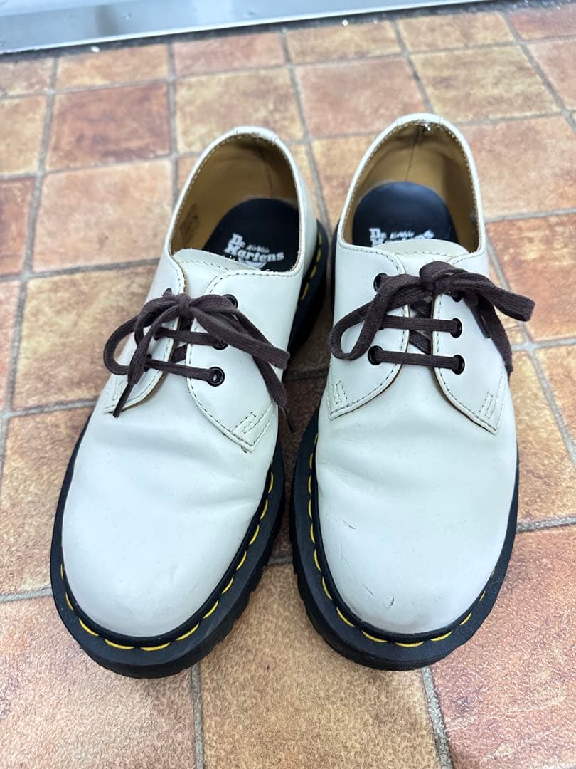 廃盤済！ドクターマーチン　1461 3ホール　BEX 白（靴紐は黒でお渡し） 1461 ジップ ベックス ホワイトステッチ 3 ホール シューズ