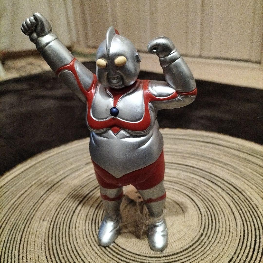 デブトラマンフィギュア 約15cm シルバー 赤 - メルカリ