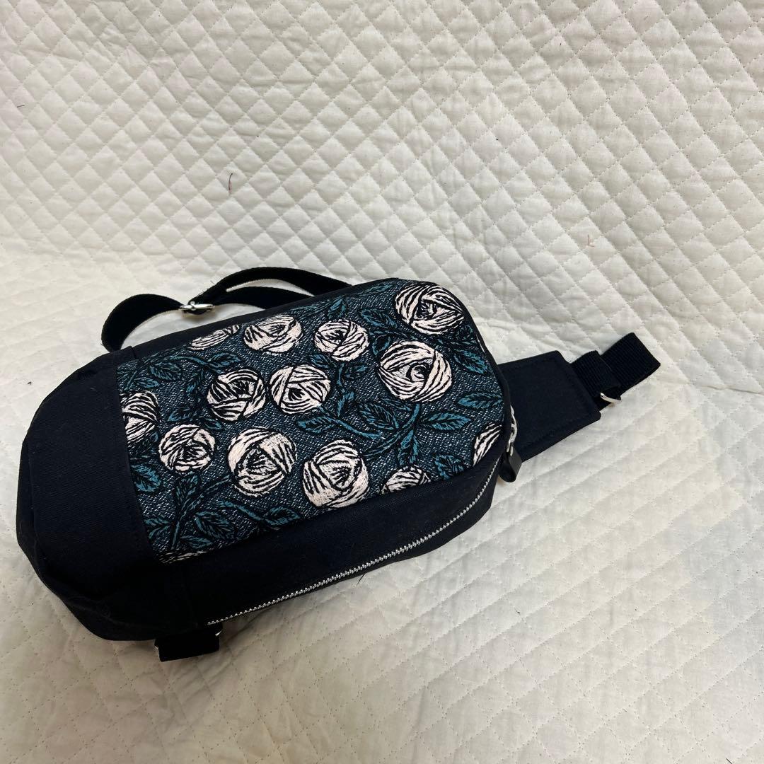 ミナペルホネン ハンドメイド BOXタイプボディバッグ rosyブルー