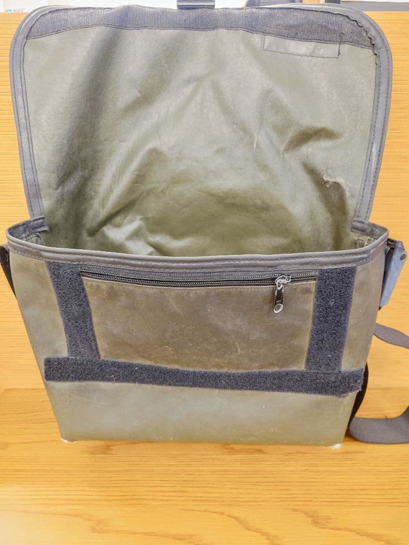 FREITAG メッセンジャーバッグ オリーブグリーン カーキ - メルカリ