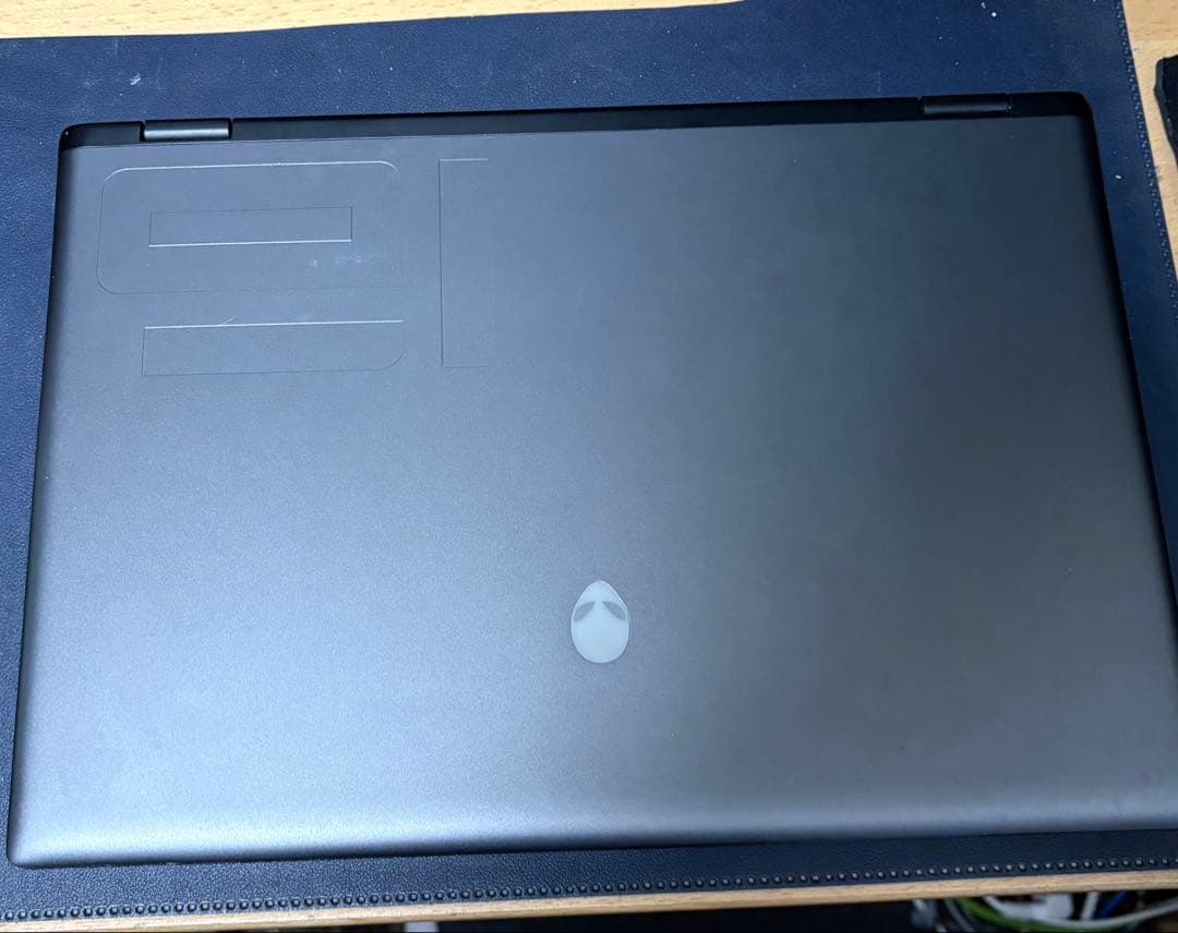 【傷あり特価】Alienware m16 R2 メモリ32GB/SSD1TB Alienware m16 R2 Gaming Laptop - Intel Ultra 7-155H 16-Core - 16GB