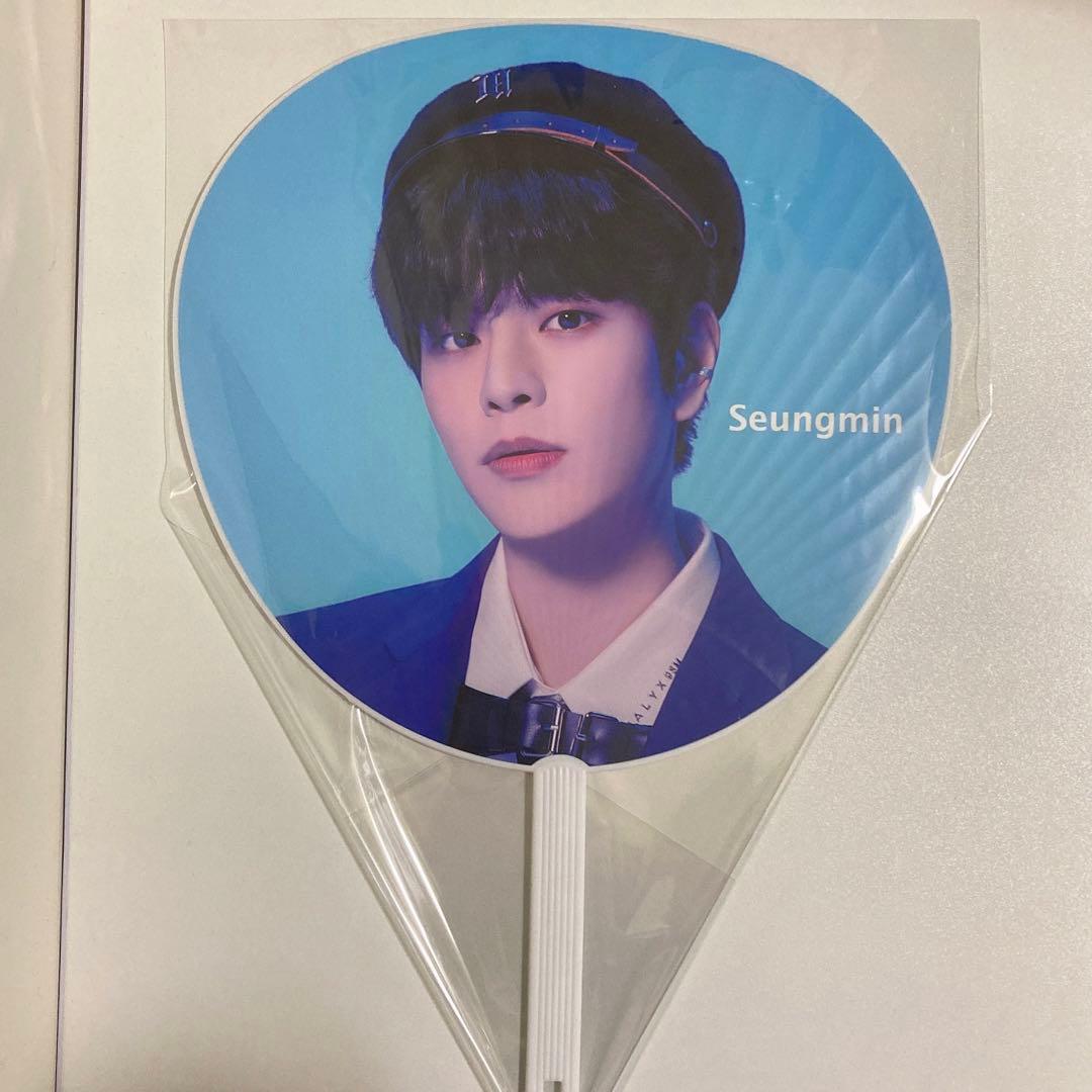 スキズ スンミン うちわ セット - メルカリ