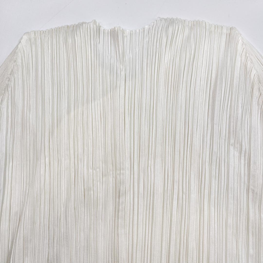 イッセイミヤケ プリーツプリーズ カーディガン 白 3 L 七分袖 - メルカリ