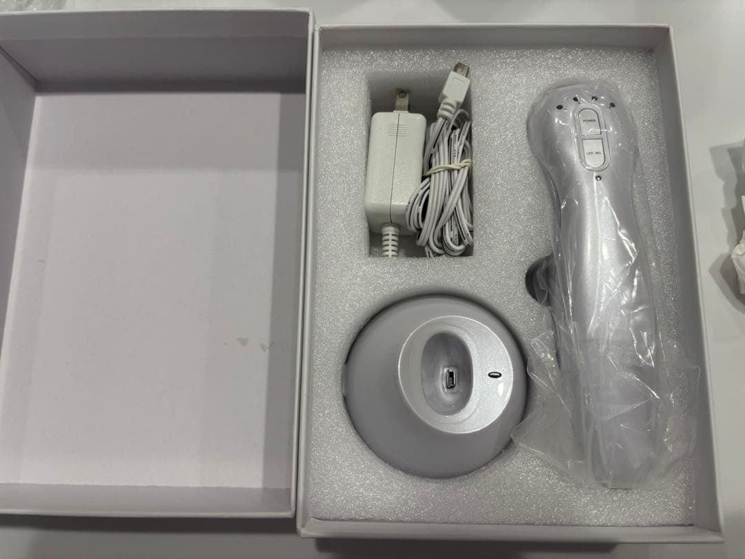 値下げしました　中古品　Beauty Protagonist NEO 美顔器