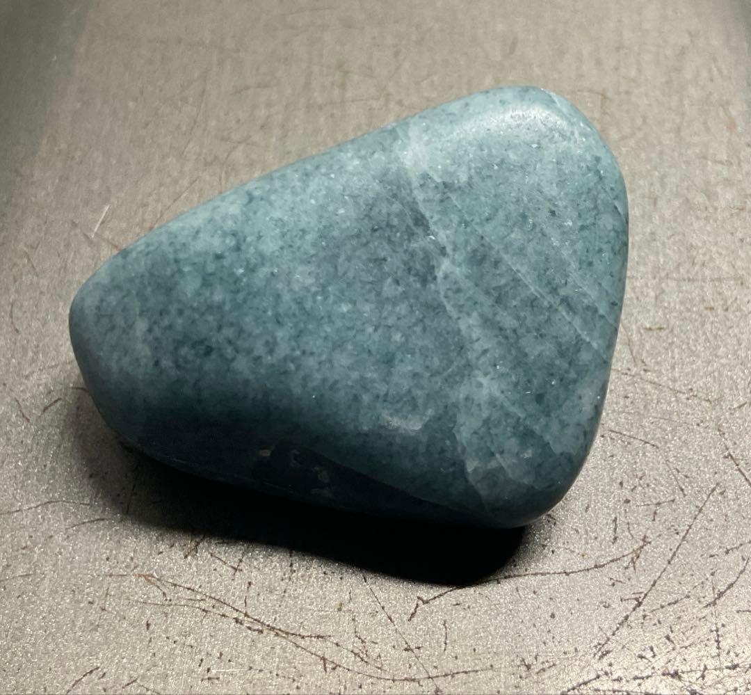 ［コバルト色の海石］　糸魚川翡翠海石27g ヒスイ　ひすい 糸魚川翡翠 ひすいの色見本07 | iichi 日々の暮らしを心地よくする