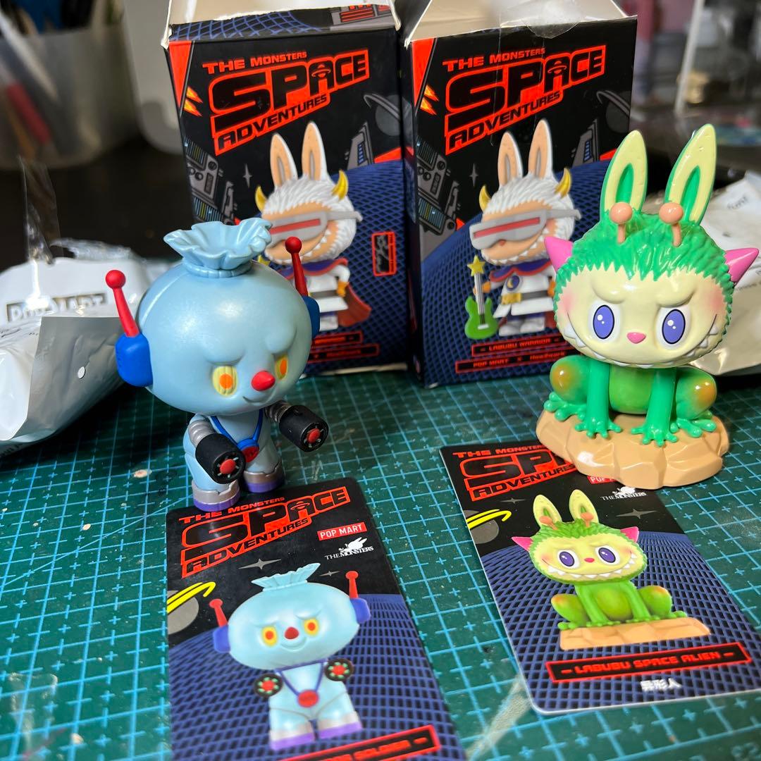 ザモンスターズ スペースアドベンチャー ラブブ ポップマート 2点
