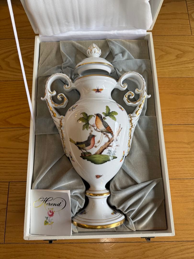 ヘレンド Herend 鳥の絵柄 陶器花瓶 herend-04-vba-06431ba_01.jpg