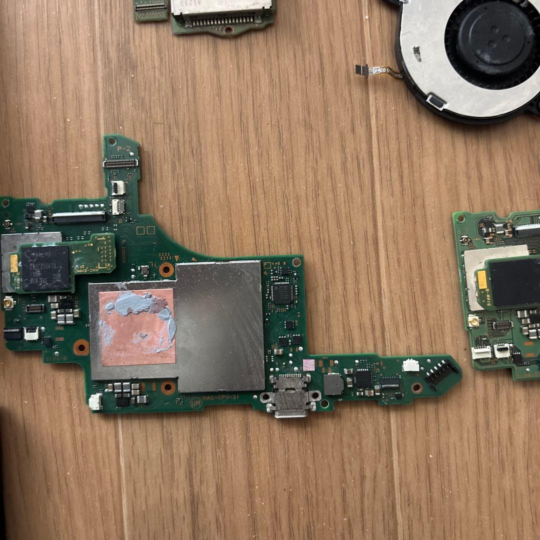 Nintendo Switch 部品一式ジャンク - メルカリ