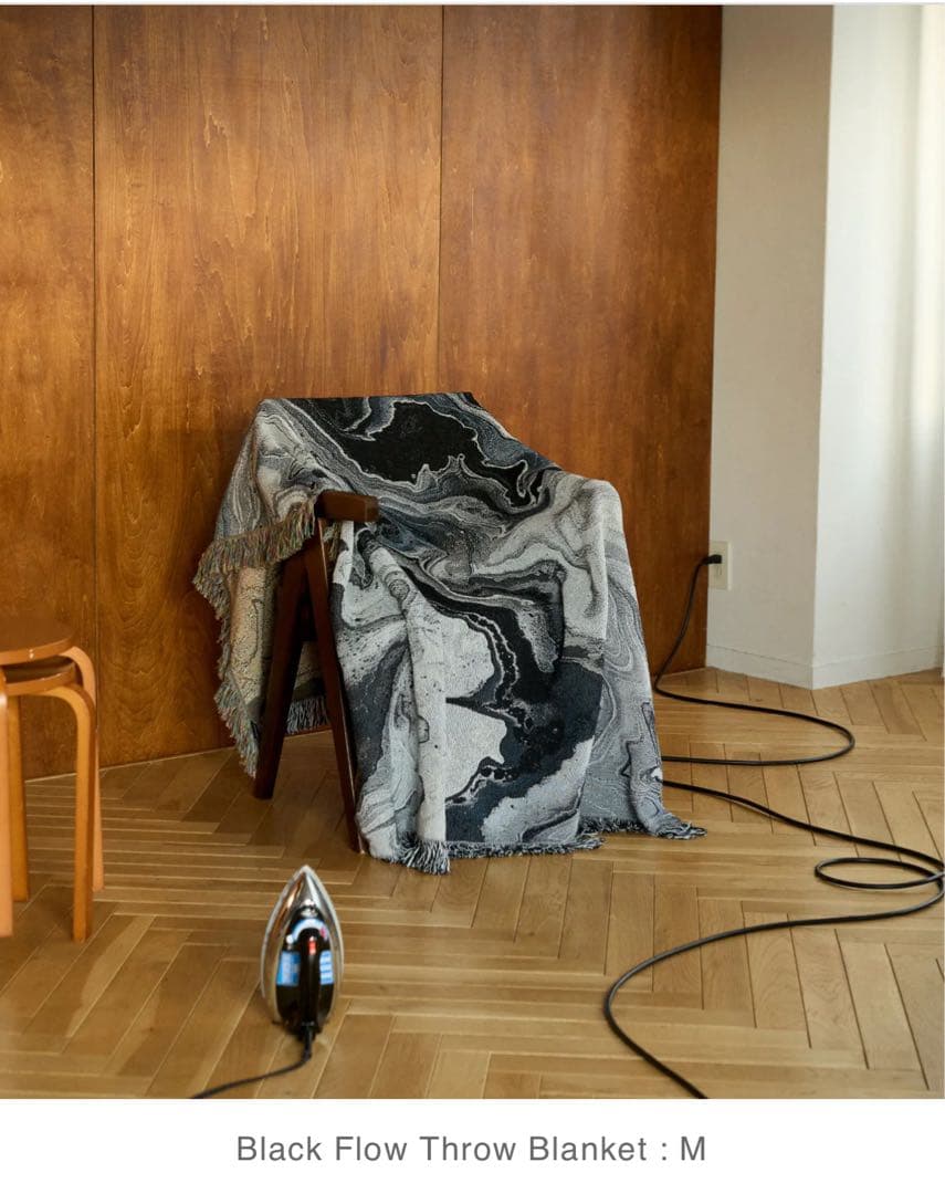 IMPeRF】Black Flow Throw Blanket : M