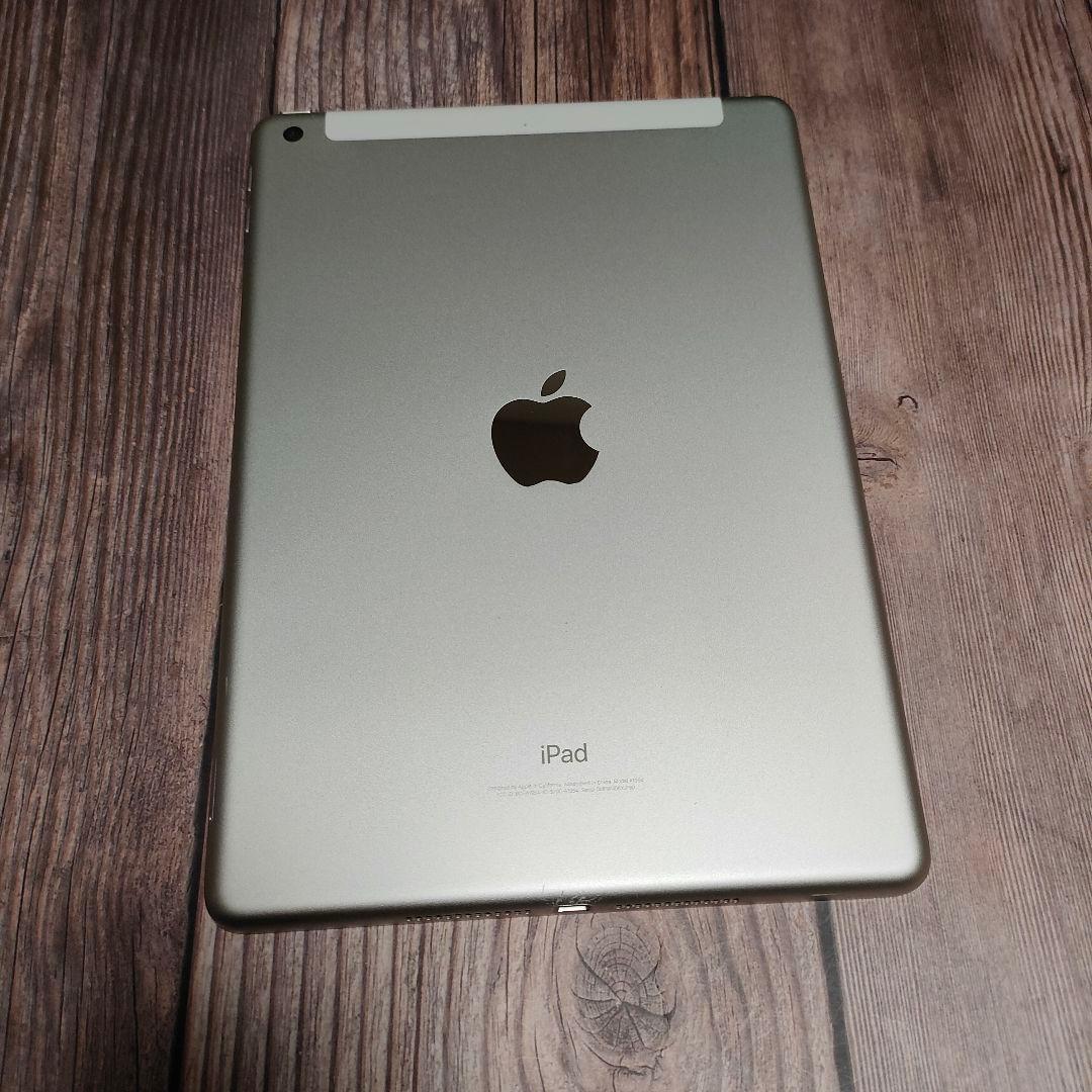 iPad 第6世代 32GB シルバー SIMフリー 美品 - メルカリ