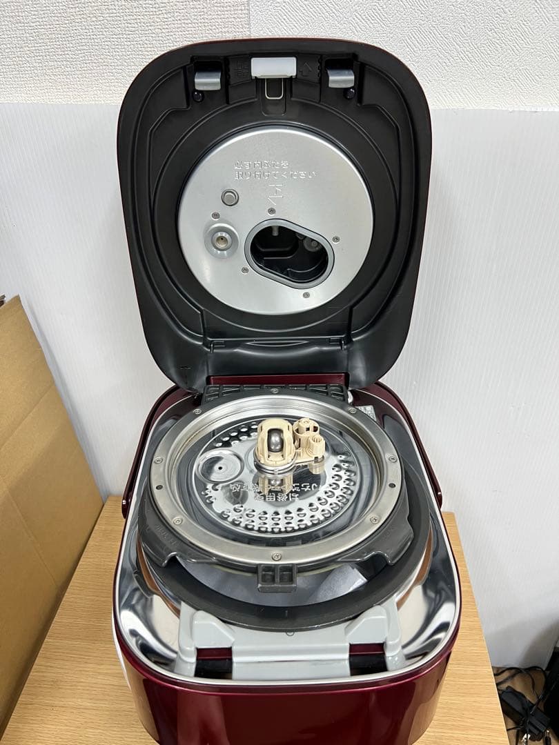 TOSHIBA 真空圧力IH炊飯器 RC-10VXH 1.0L 2014年製