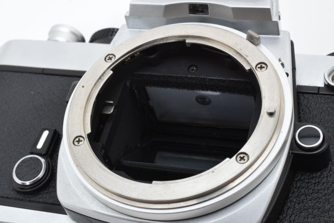 超美品 NIKON FM シルバー フィルムカメラ モルト新品交換済 H044