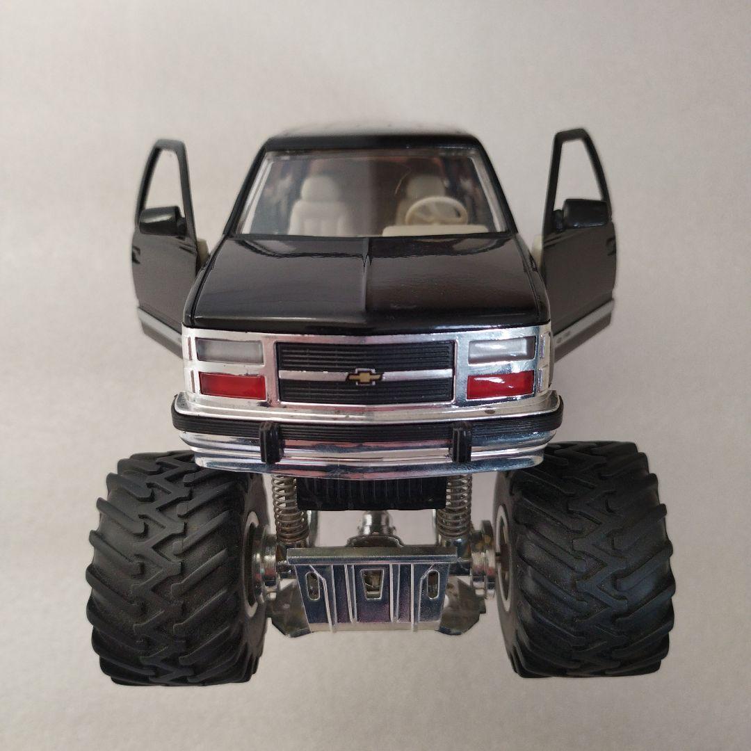 シボレーモンスターバン ミニカー