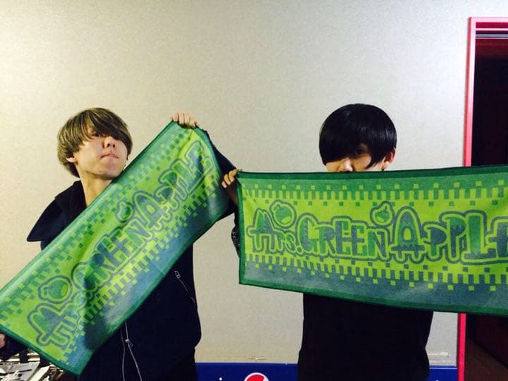 Mrs. GREEN APPLE 初期 タオル - メルカリ