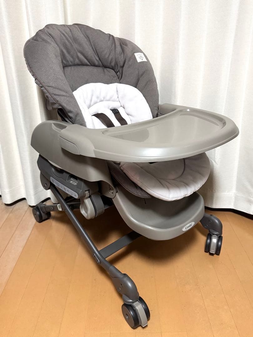 【美品✨】コンビ ネムリラ オートスウィング シンプライト 電動ハイローチェア ネムリラ AUTO SWING Simplight（トイザらス・ベビーザらス限定モデル