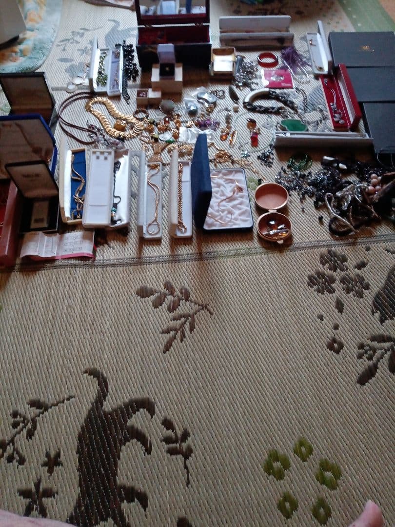 祖母の、遺品 ゴールドチェーンネックレス、ケース付き 数百種類 祖母の、遺品 ゴールドチェーンネックレス、ケース付き 数百種類の通販