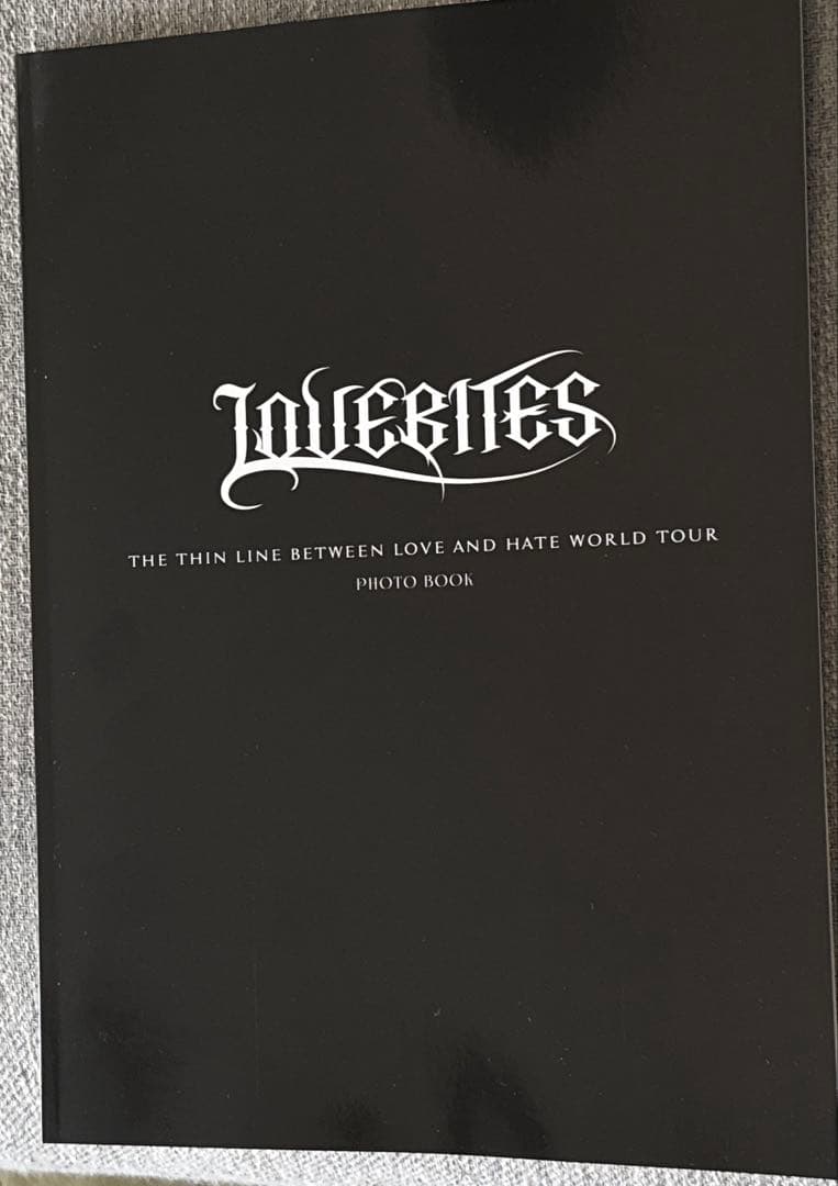 LOVEBITES・ワールドツアー・フォトブック