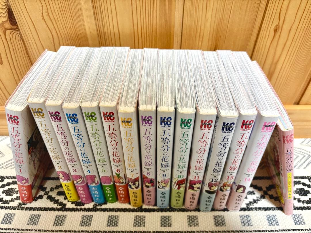漫画五等分の花嫁フルカラー版全巻＋全巻収納box＋アニメ第1期公式設定