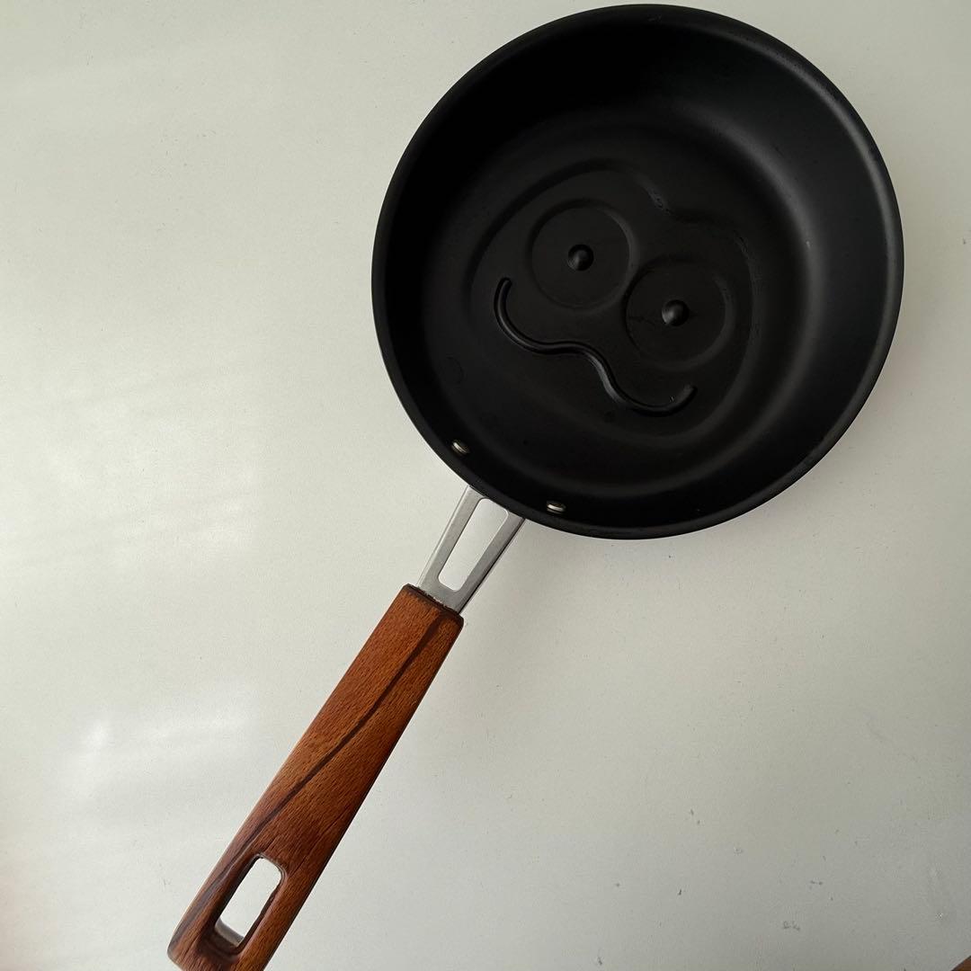 バムとケロ ケロちゃん フライパン パンケーキ - メルカリ