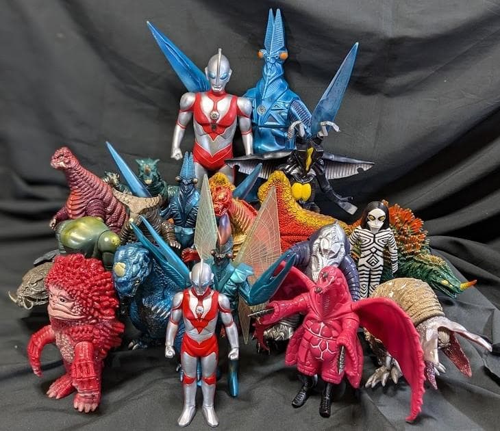 ウルトラマンパワード＆登場怪獣・宇宙人（バンダイ）ソフビコンプリート18体＋２ ウルトラマンパワード＆登場怪獣・宇宙人（バンダイ）ソフビ