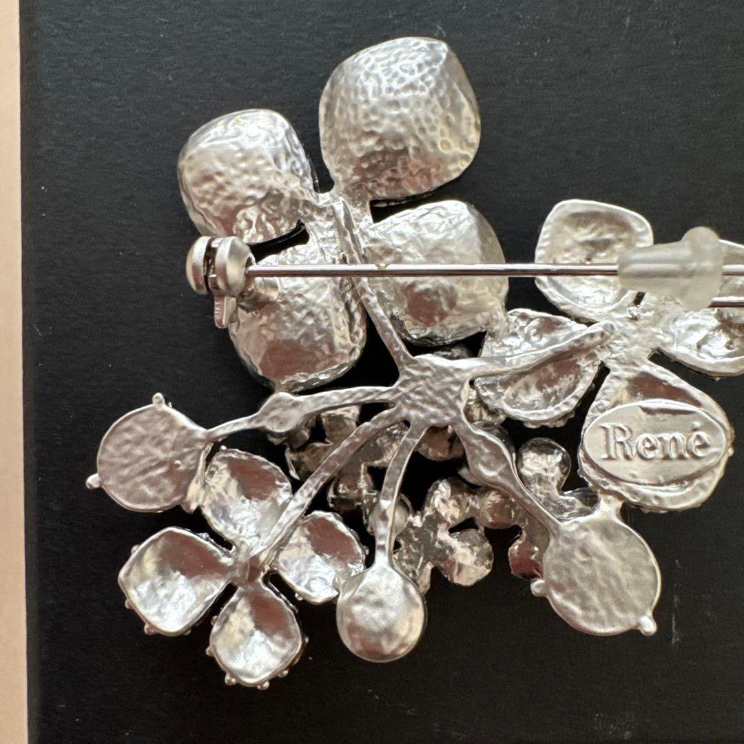 Rene ルネ お花 フラワーモチーフ クリスタルブローチ 入学式に - メルカリ