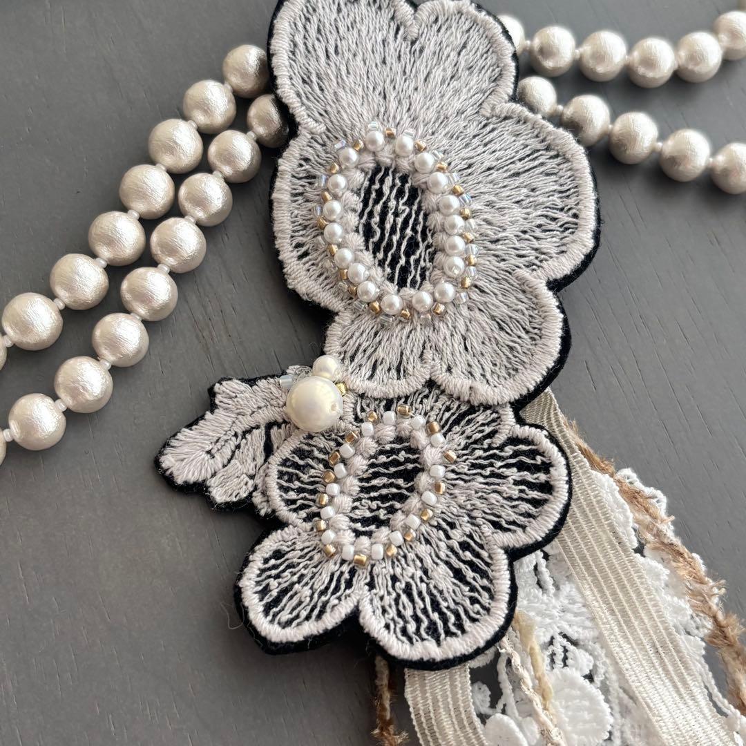 ②93 ミナペルホネン ブローチ コサージュアクセサリー ハンドメイド