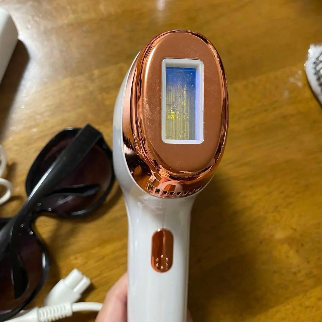 脱毛器 ホワイト/ローズゴールド サングラス付き - メルカリ