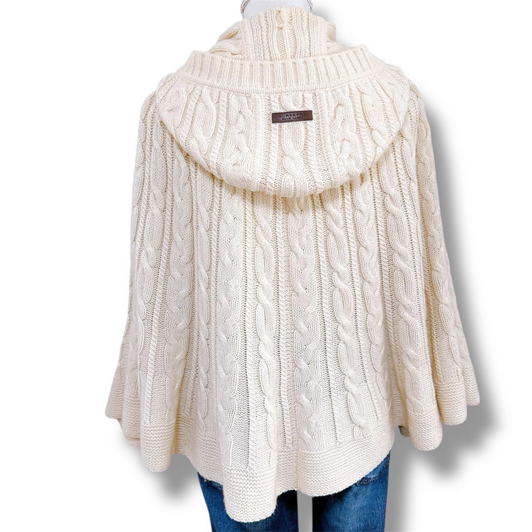 バーバリーブルーレーベル ケーブルニットポンチョ 金ボタン