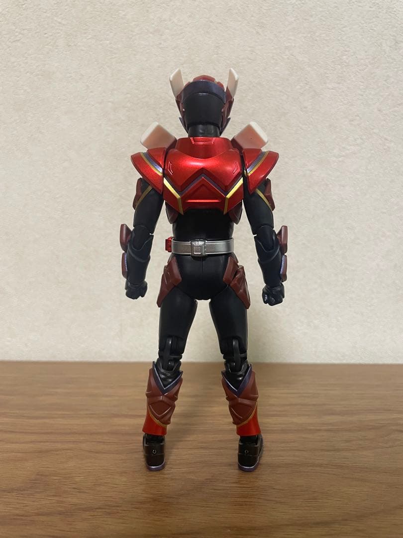 s.h.figuarts 仮面ライダーヴァレン&仮面ライダーガヴ　フィギュアーツ