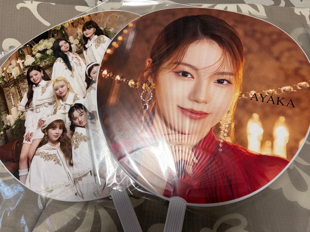 NiziU うちわ うちわケース パッチンバンド まとめ売り - メルカリ