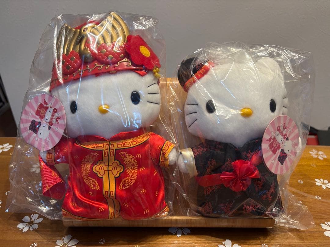 ハローキティ中華風ペアぬいぐるみ - メルカリ