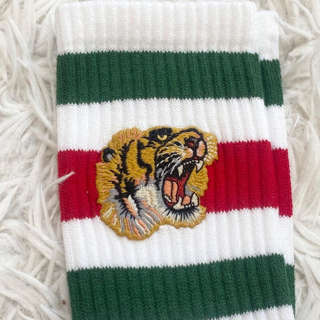 新品未使用品タグ付き】GUCCI グッチ 靴下 ソックス 虎 M - メルカリ