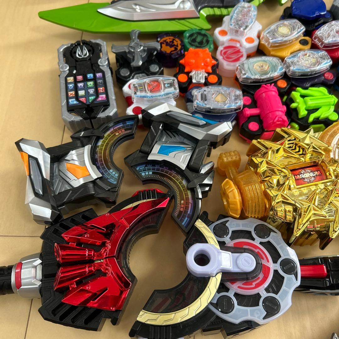 お買い得！ 仮面ライダーギーツ おもちゃまとめ売りセット - メルカリ
