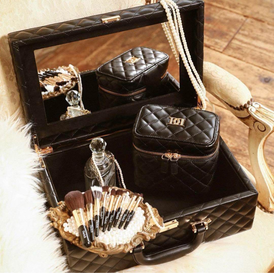 新品未使用 ダーリッチ ノベルティ DDキルティングメイクポーチ メイク